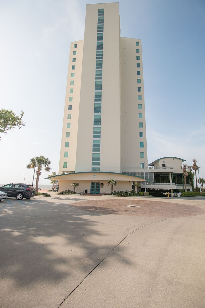 Ocean Club 203