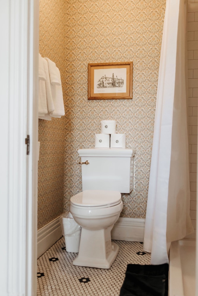 Ellerbeck Mansion Bed & Breakfast
