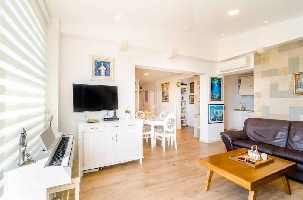 Apartment Magellan Four