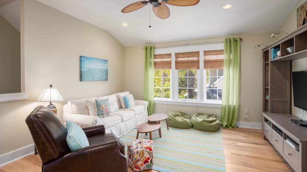 Bungalos 2481g 4BR Loft 4BA 10 view 4