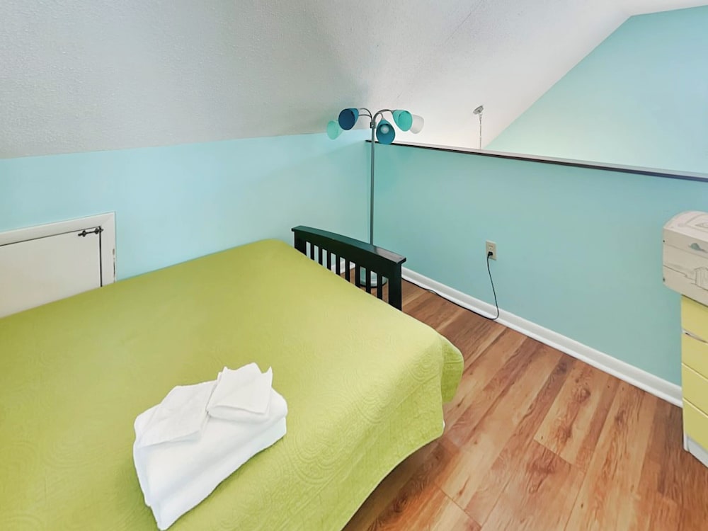 Sea Walk Cottage by Tybee Vacation Rentals