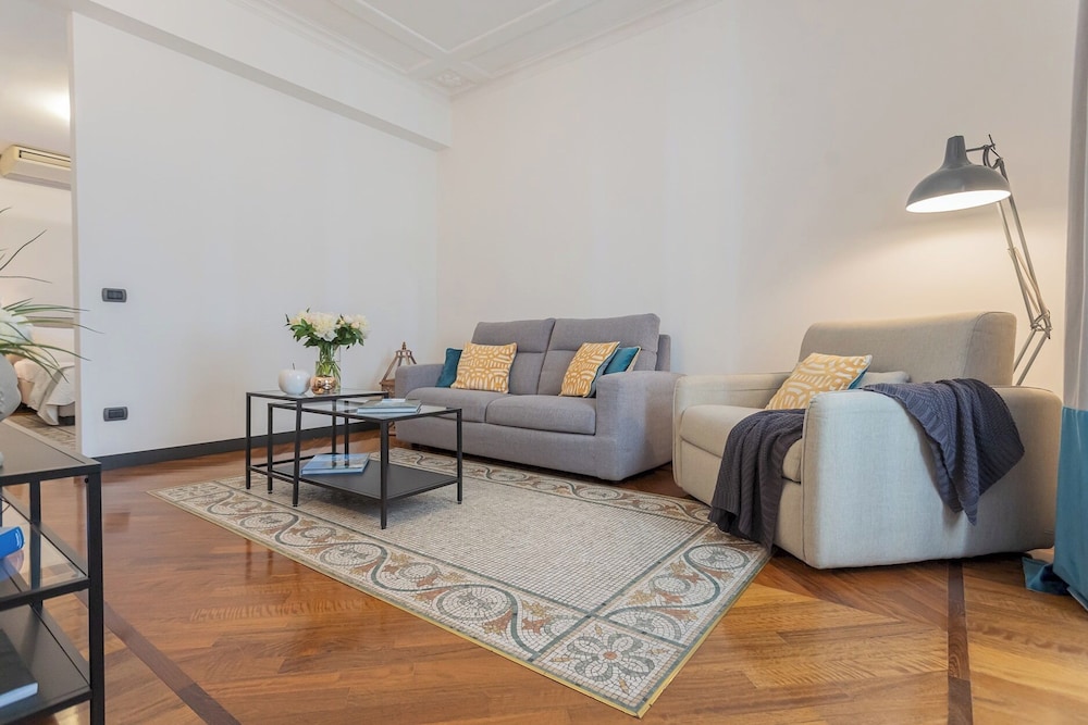 Lake Holiday Como by Rent all Como
