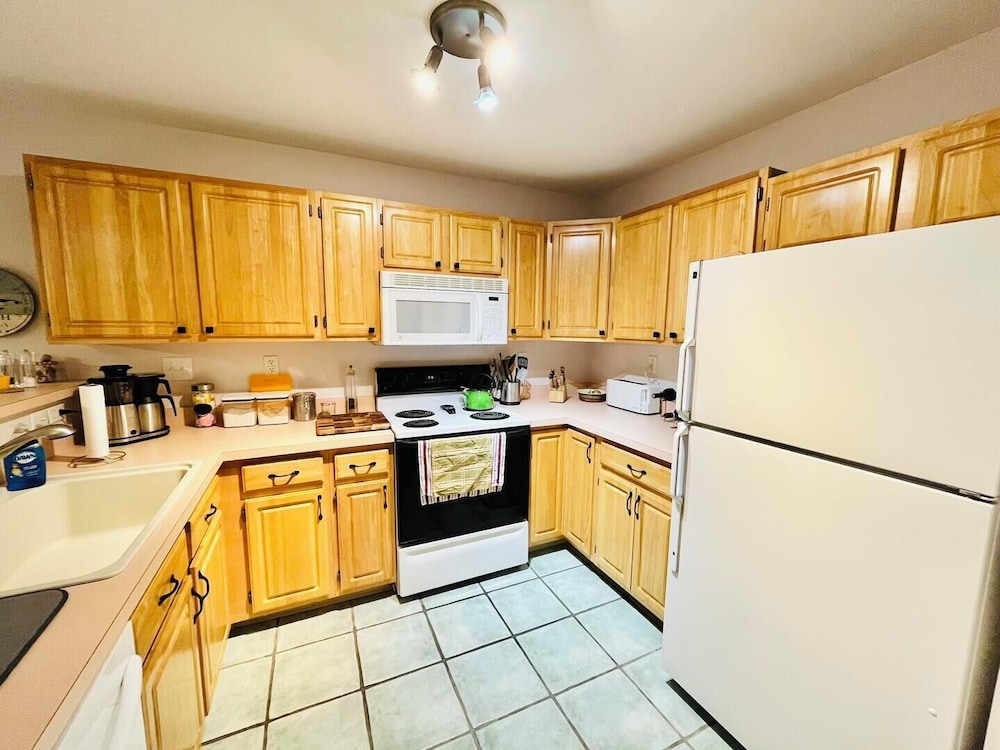 Sanibel Circle 3700 # 3702