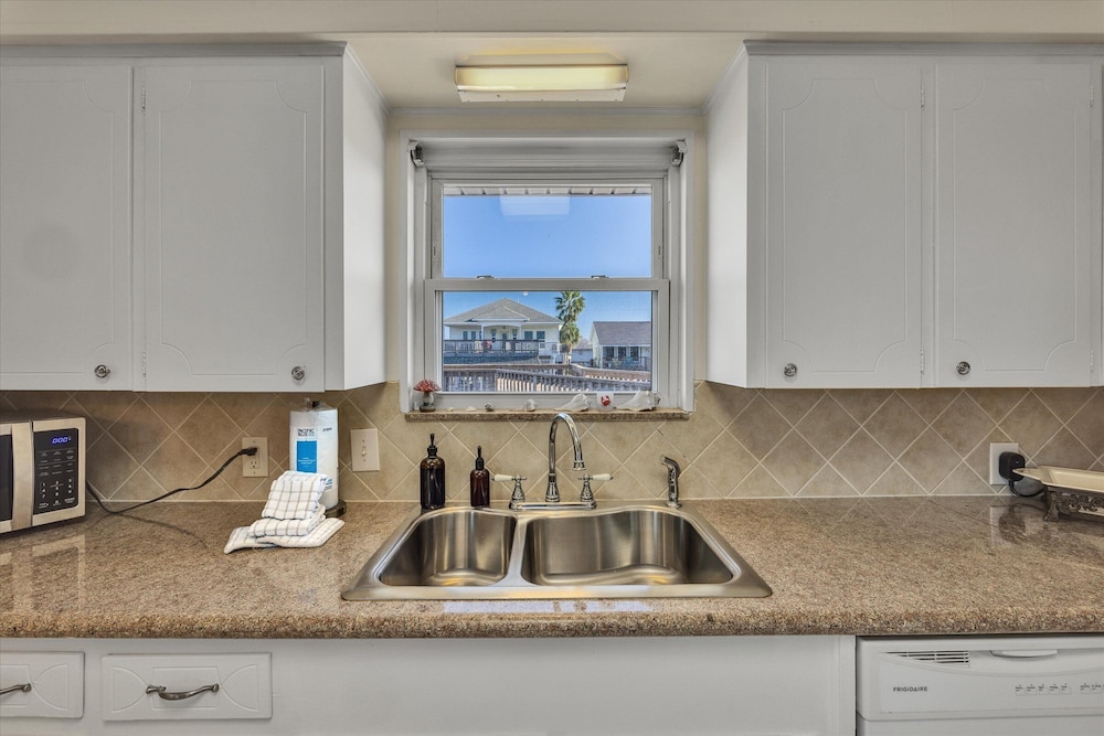 Blue Crab Bayou Cottage 2 Bedroom Home