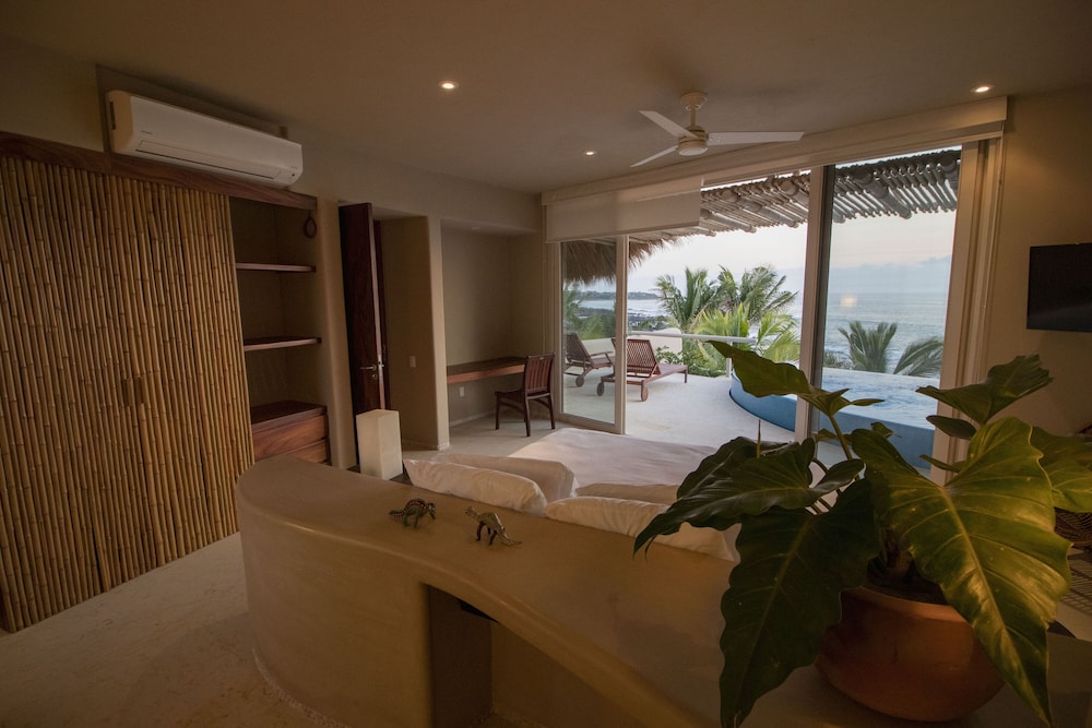 Punta Majahua Condos