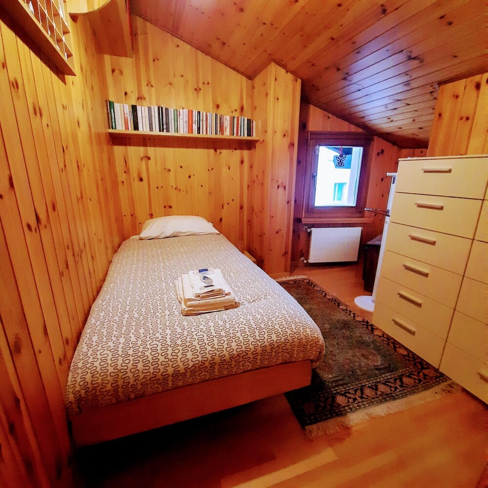 Photo 6