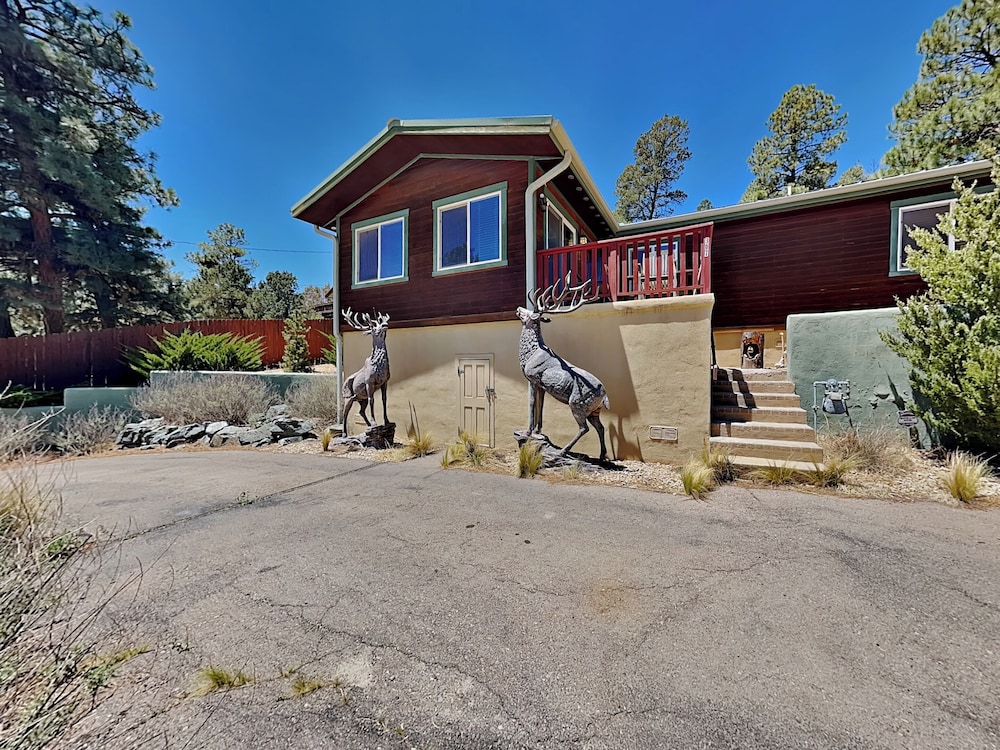 Double Elk Lodge by Ruidoso Vacation Rentals