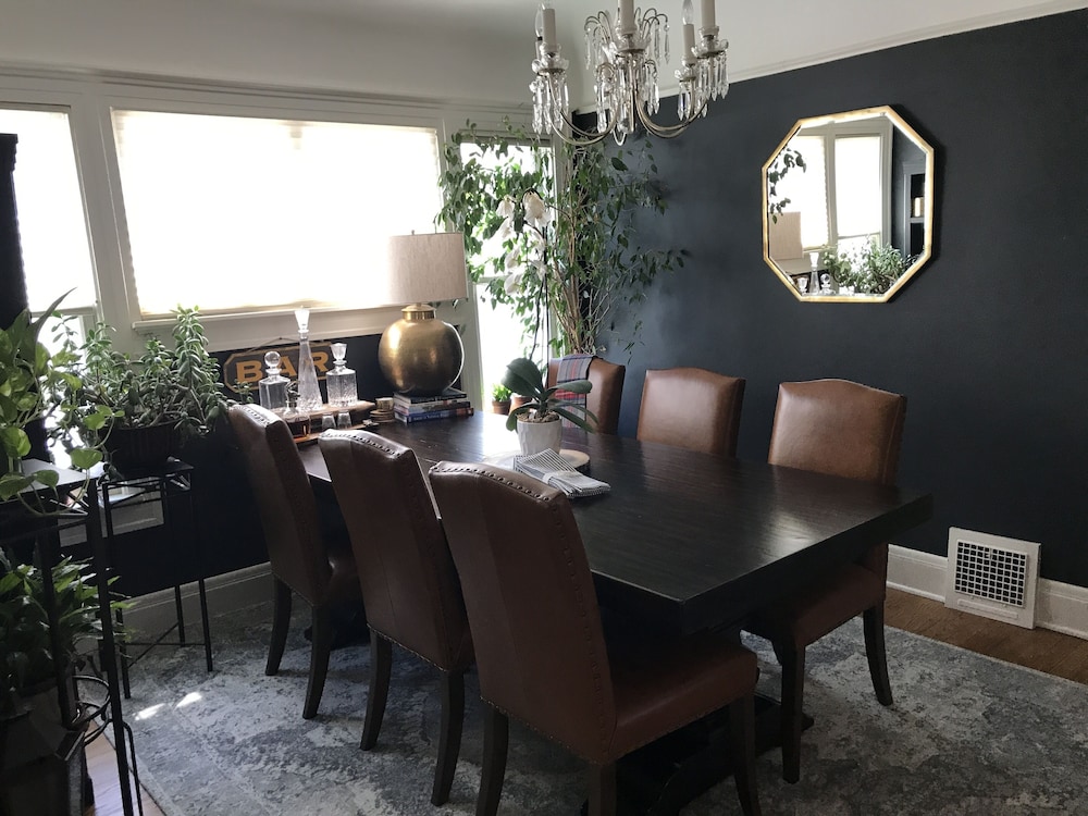 Beautiful Luxury Suite A Shorewood Home