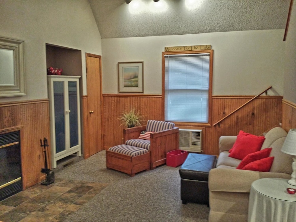 Goshorn Lake Cottages