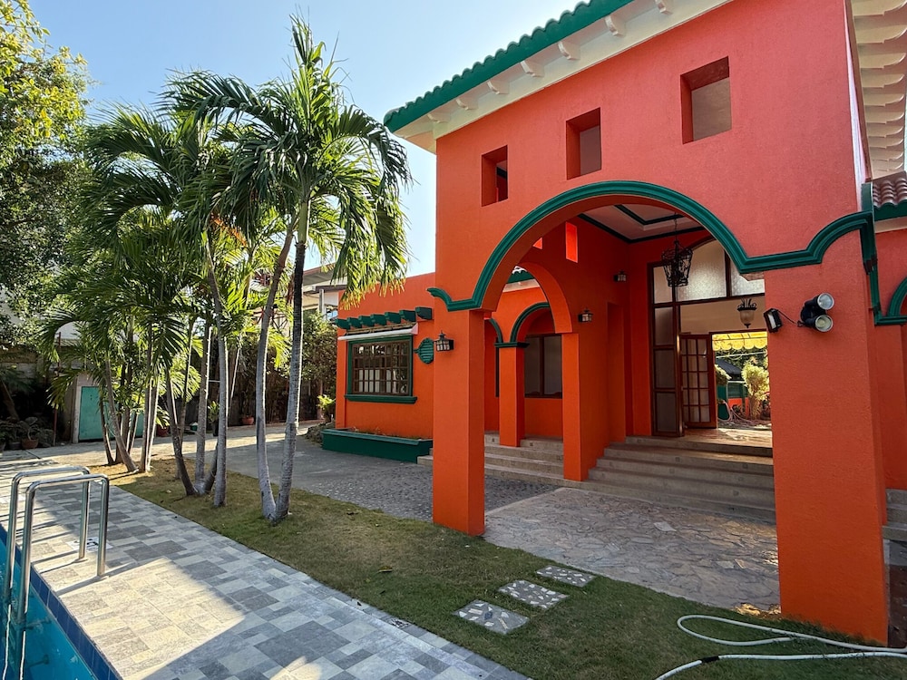 Kulibangbang Beach Resort