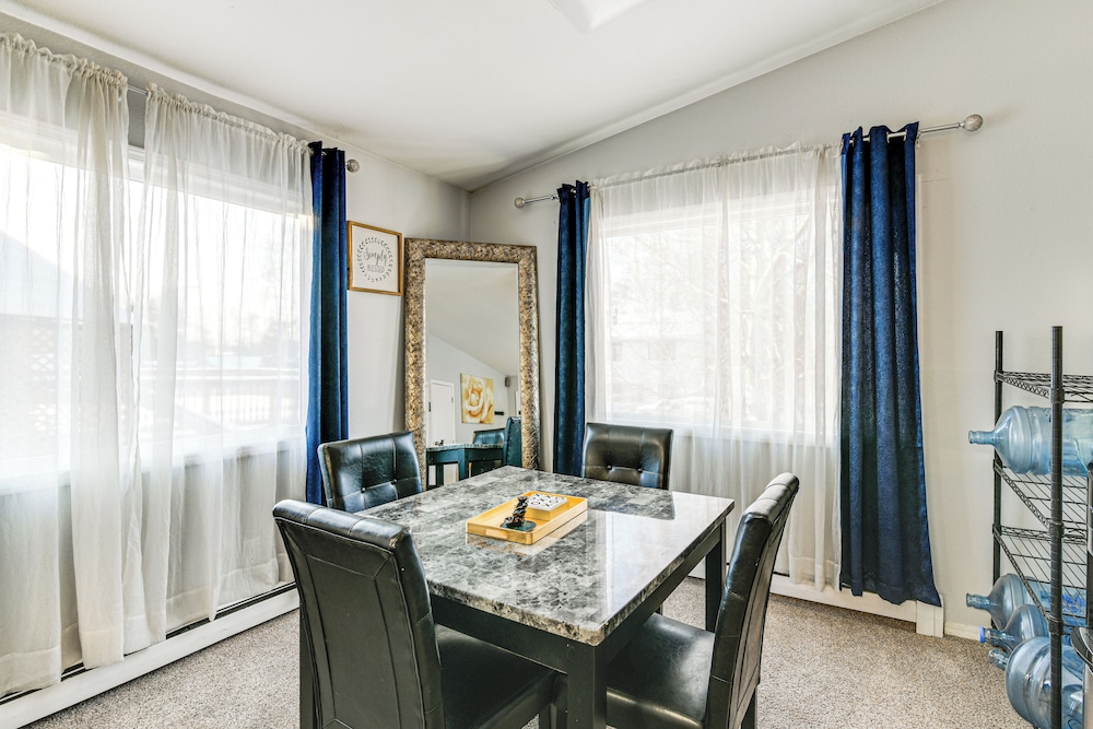 3 Mi to Dtwn: Apt w/ Shared Sauna in Anchorage
