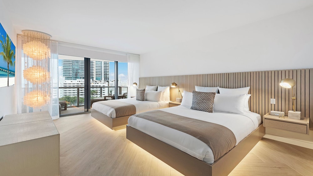 Luxury Vacation Rentals in South Beach by LRMB