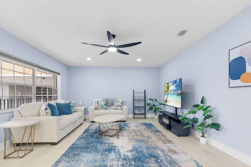 Colonial Manor Condos - Fort Lauderdale