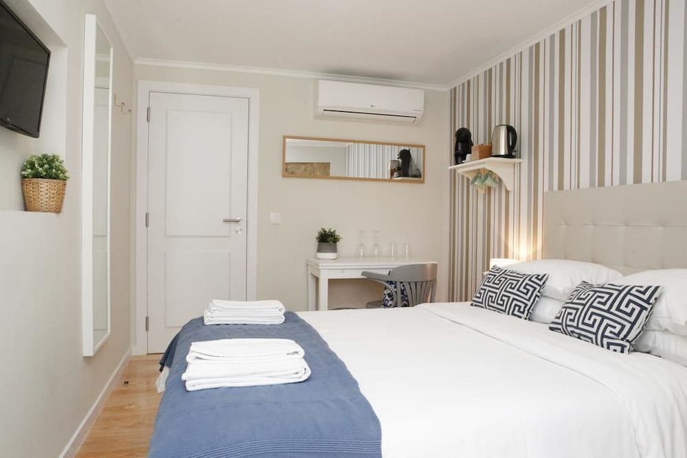 Flores Guest House