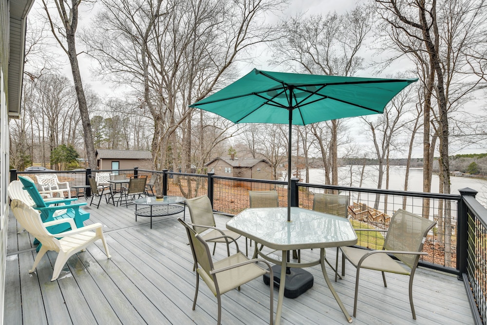 Deck & Lake Gaston Access: Dog-friendly Getaway