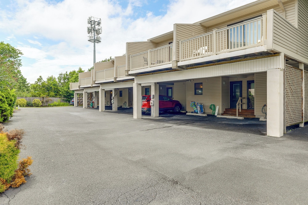 ~ 1 Block to Bethany Beach, Retreat w/ Pool Access