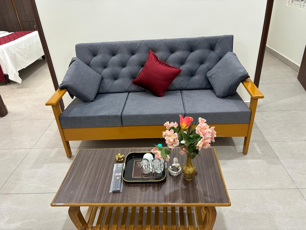 PS ELITE HOME STAY