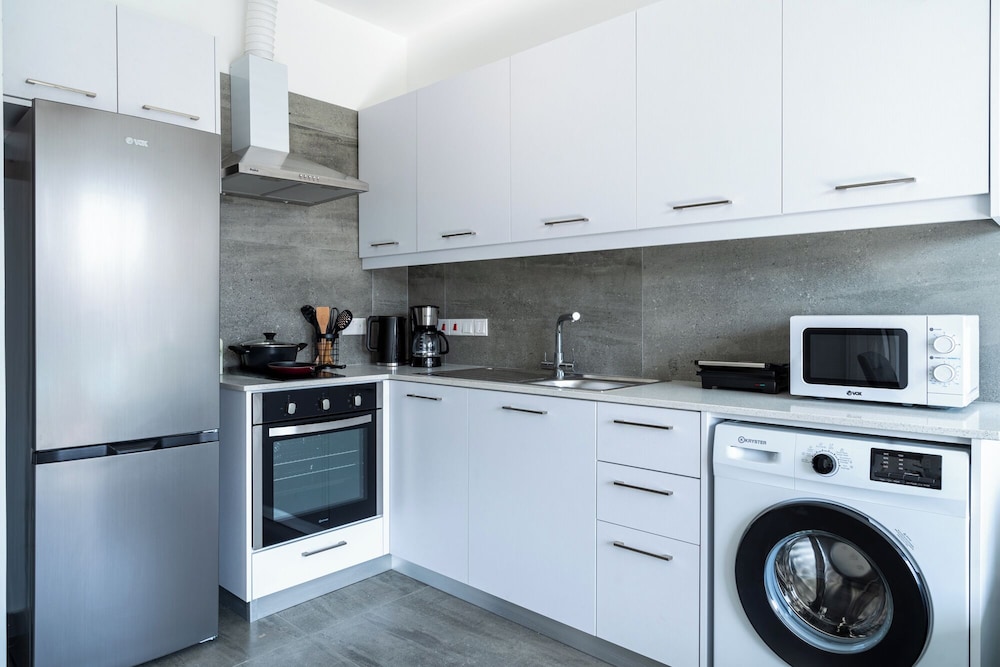 Azoria - Stylish 1-BR Apartment in Kiti