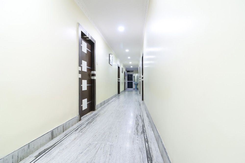 OYO 42780 Hotel Neelkanth - Property Image 2