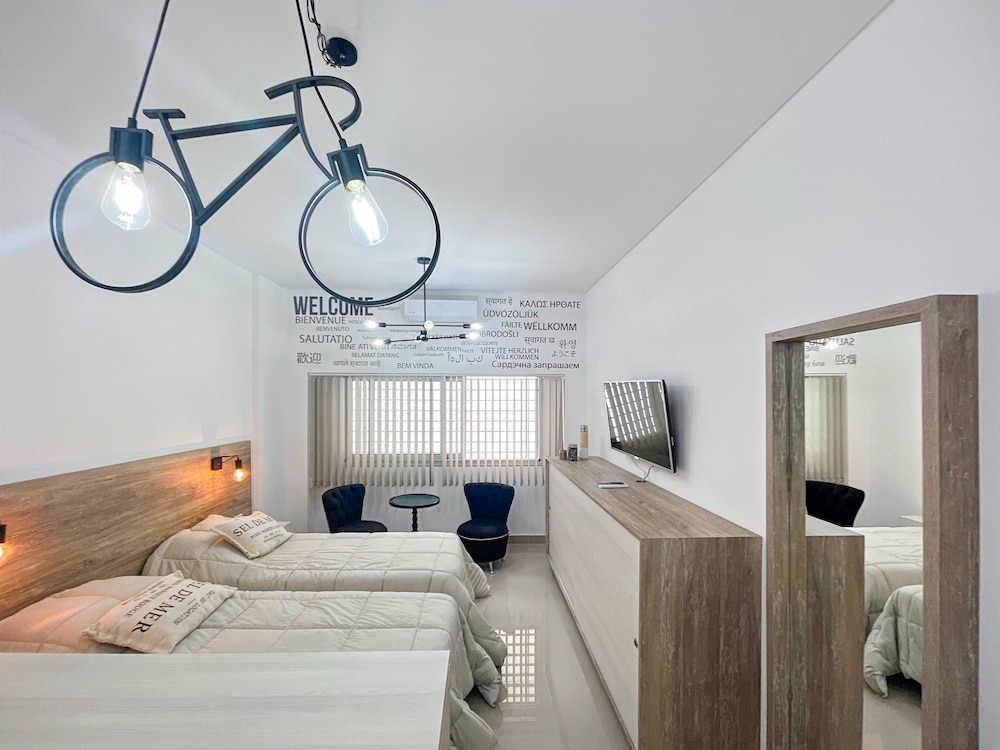 Ayres Suites Moreno