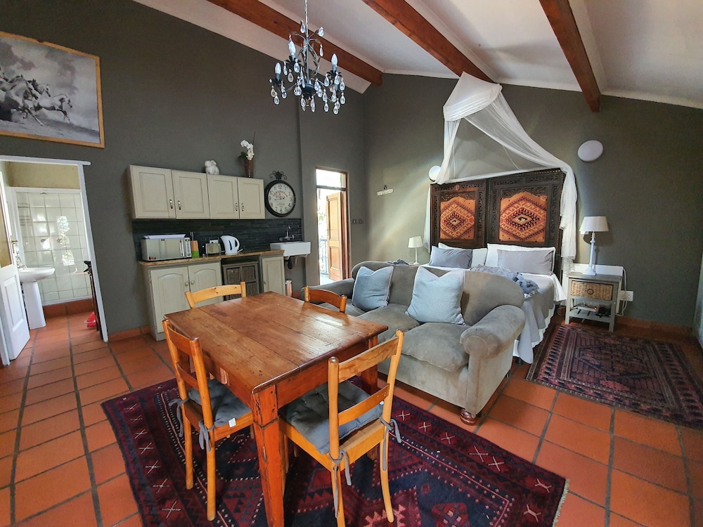 Waterhouse Guest Lodges 295 Indus Street
