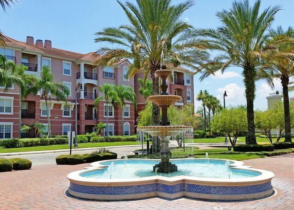 Universal Studio's Area Apt by CozyKey