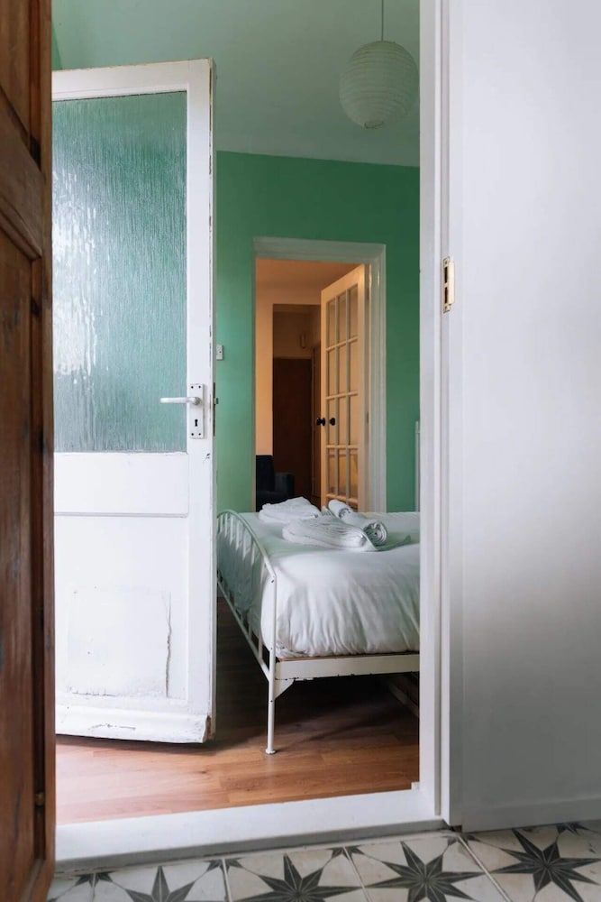 Peaceful 1BD Flat With Private Garden, Brighton! view 4