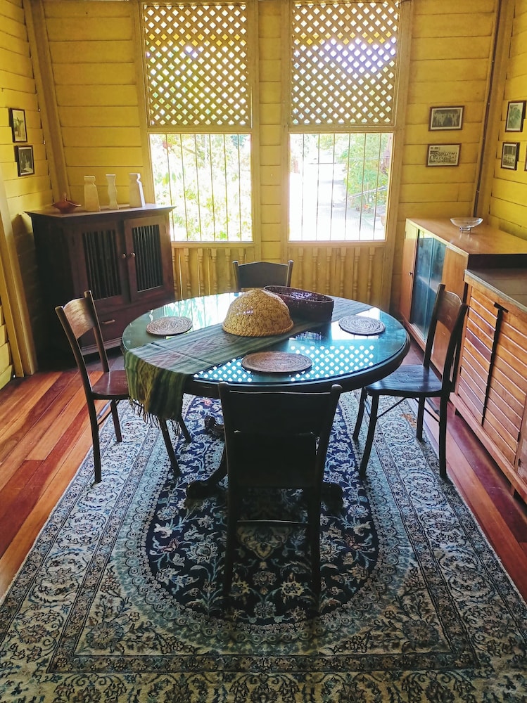 Bagas Zakariah Orchard Lodge