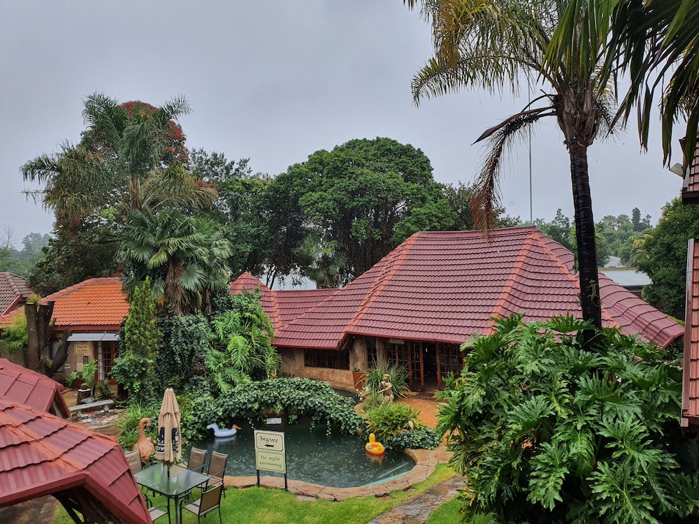 Mannah Guest Lodge