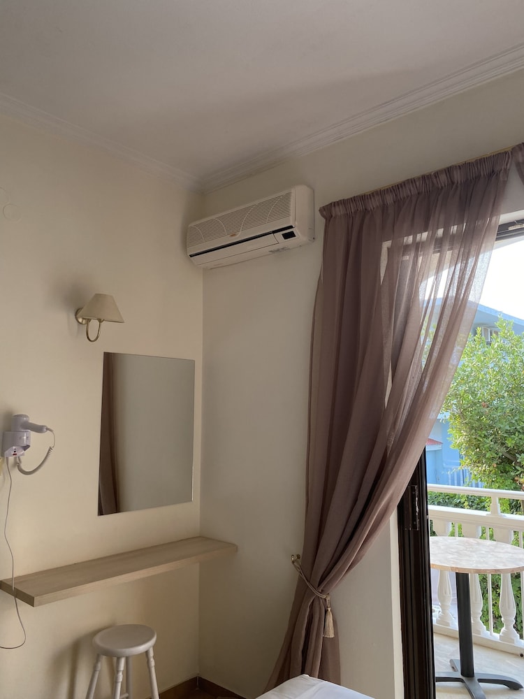 Marinos Rooms