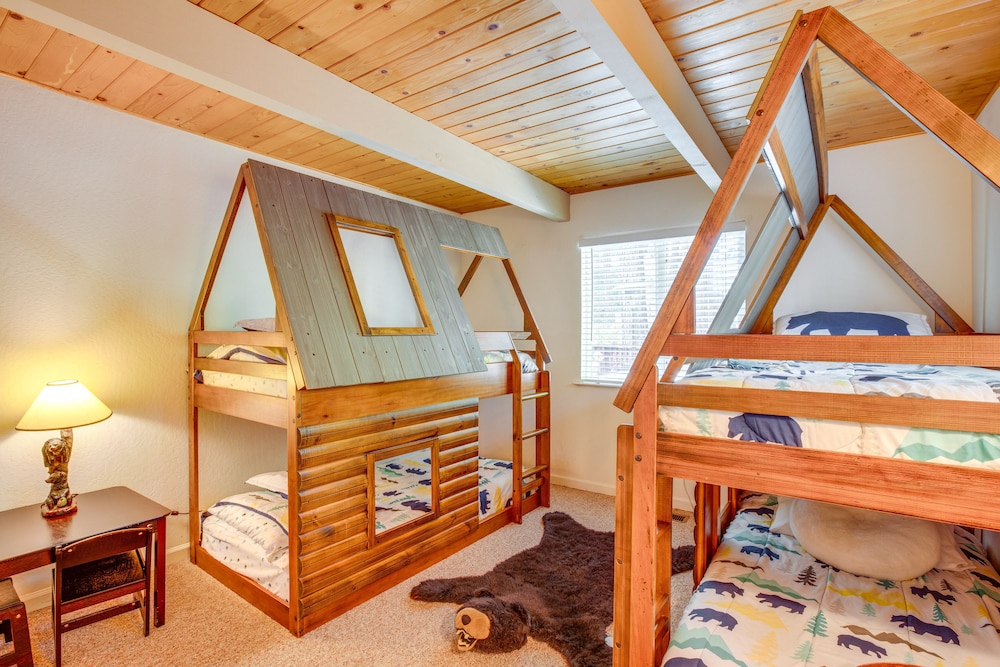Peaceful Arnold Cabin w/ Hot Tub, Deck & View! view 5
