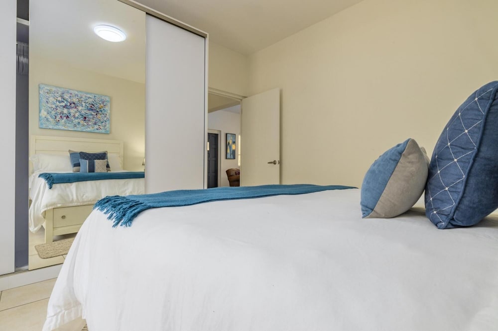 Cheerful Caribbean Villa w Private Pool 3BR