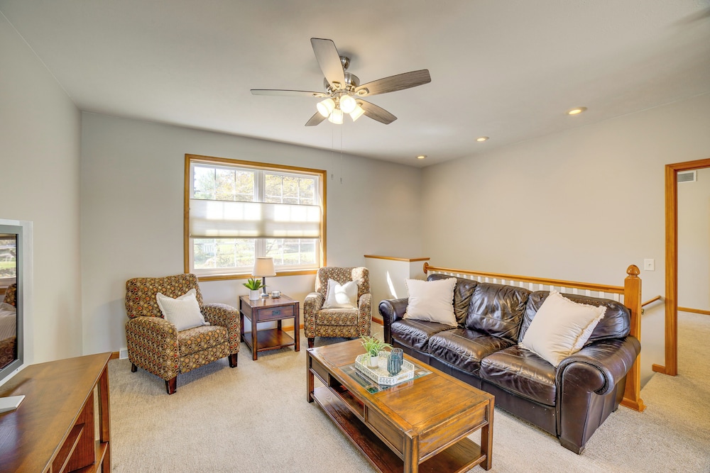 Live Large on Saddle Lake! Family Home w/ Dock