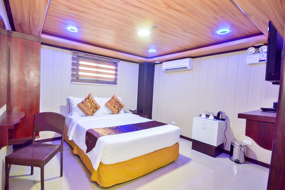 Diamond Water Edge Resort