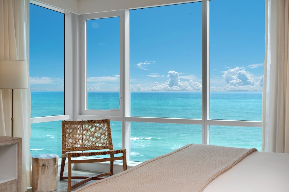 1 Hotel & Homes Private Luxury Suites