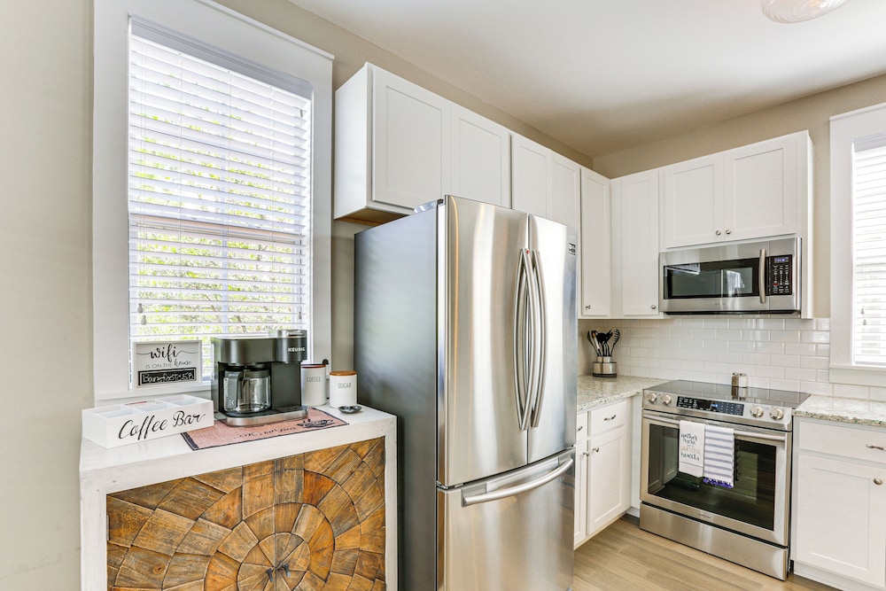 Resort-style Port St Joe Escape ~ 3 Mi to Downtown