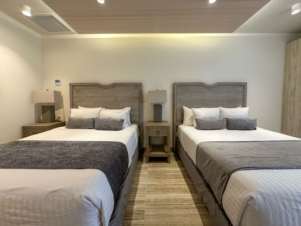2BR Iconic Oceanfront Escape