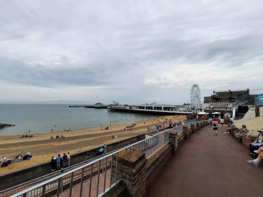 Seafront Bliss Apartment in Clacton-on-sea