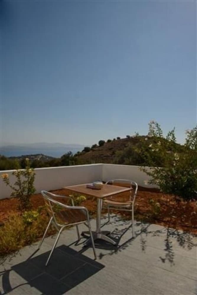 Lenikos Resort