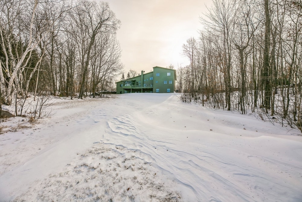 Spacious 8-BR Leech Lake Retreat w/ Game Room
