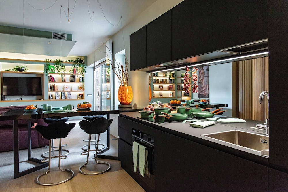 Charming Roma Apartment With Terrace - Perfect for Families and Friends