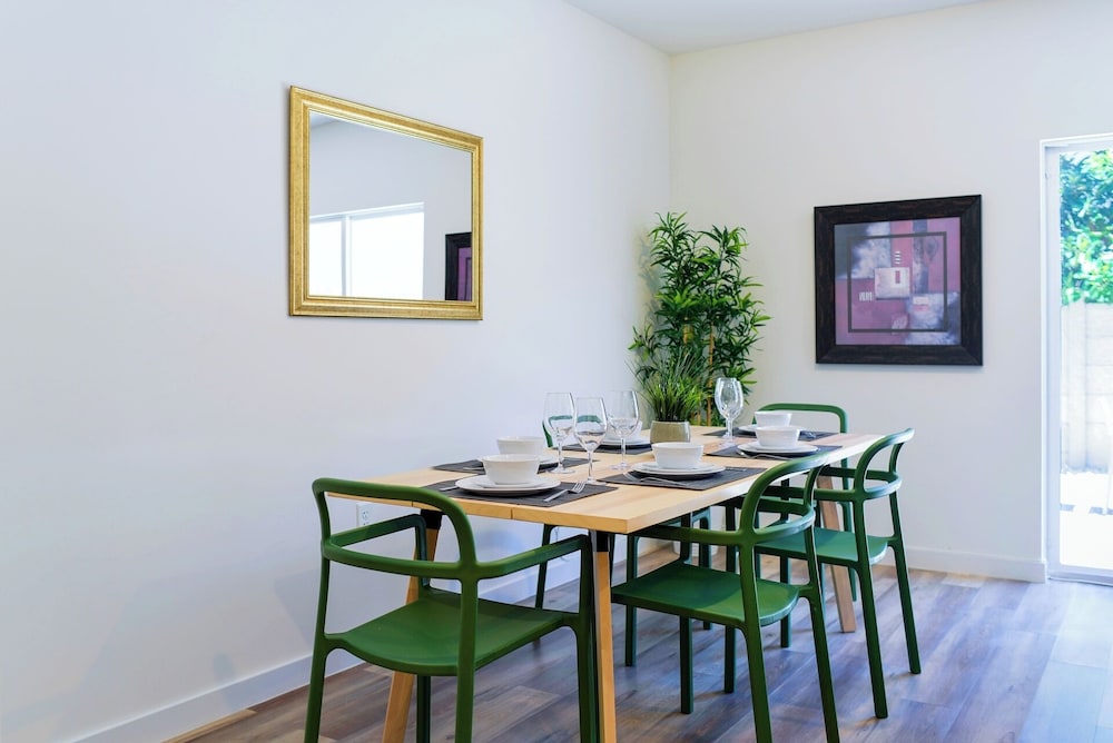 Stylish Townhouses by Design District