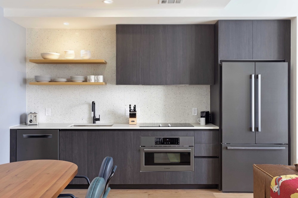 Sleeps 34! 11 Condos in New Austin High Rise w/ Rooftop Pool, Gym, Yoga Studio