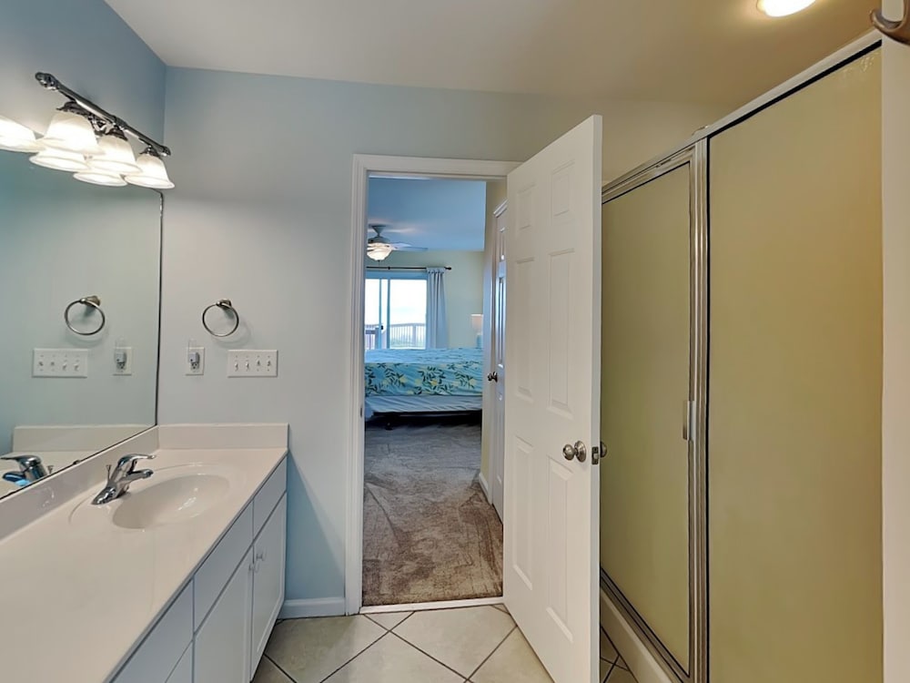 Barefoot Bungalow by Topsail Realty