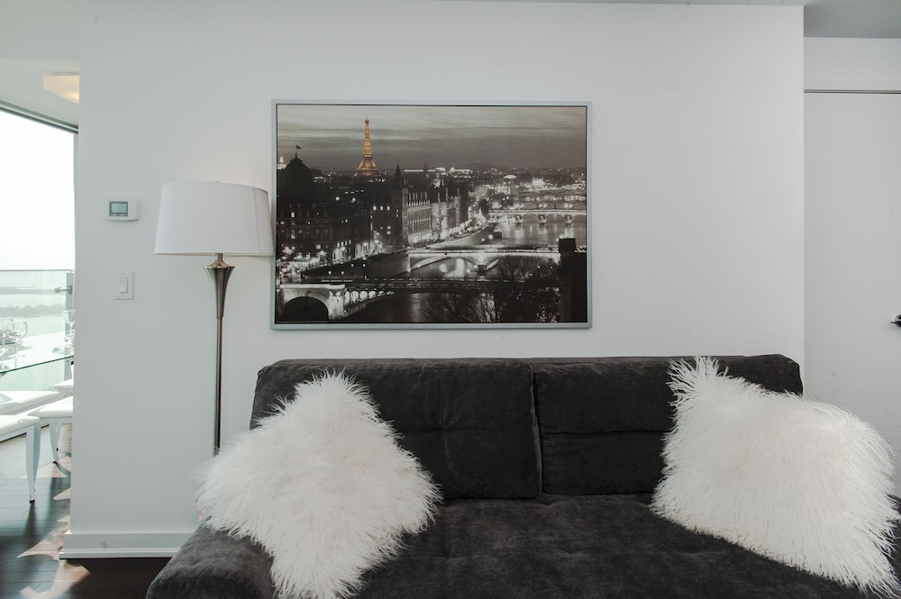 Velvet Stays – Financial District