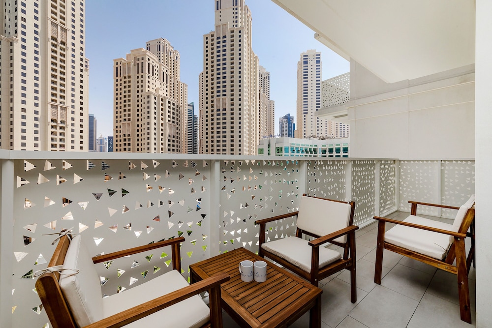 Paradise 1BR at JBR La Vie