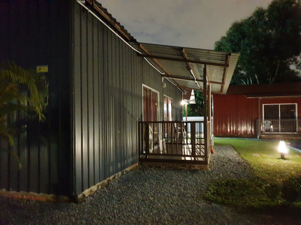 Pondok2 Cabin Stay Shah Alam