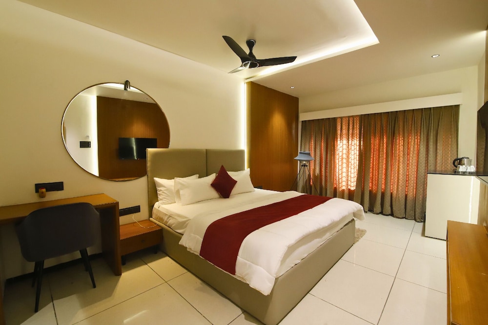 Hotel Sanatana