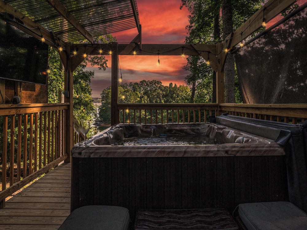 Emerald Cove by Jackson Mountain Rentals
