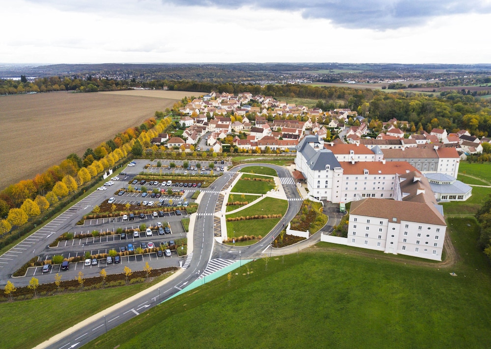 Magny-le-Hongre Vacations - BB Hotel pres de Disneyland Paris - Property Image 3